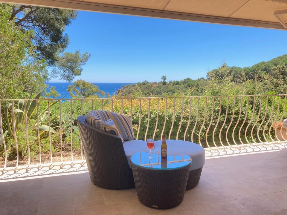 Patio, Day, Natural landscape, View (from property/room), Balcony/Terrace, Sea view
