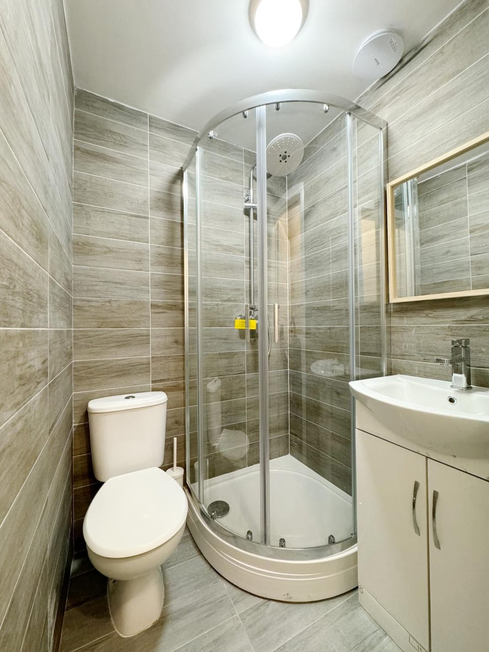Stylish Studio minutes away from Wembley Apartment in Wembley