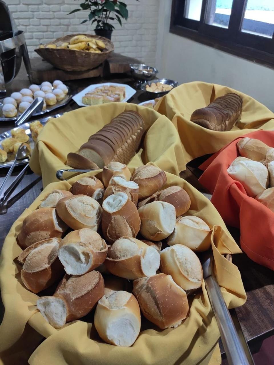 Breakfast, Buffet breakfast