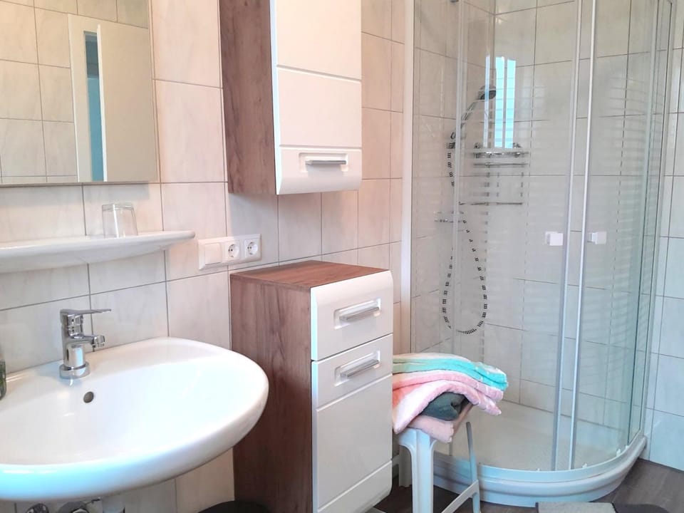 Shower, Bathroom