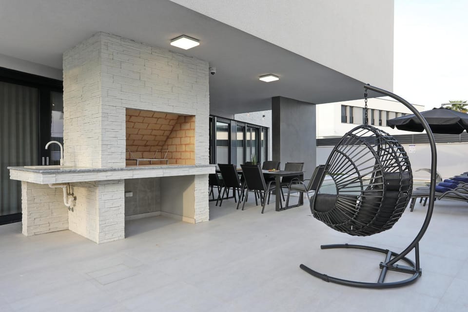 BBQ facilities, Balcony/Terrace