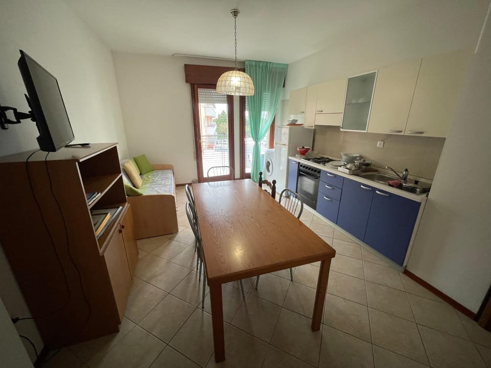 Balcony/Terrace, Dining area, pet friendly, washing machine, kitchen