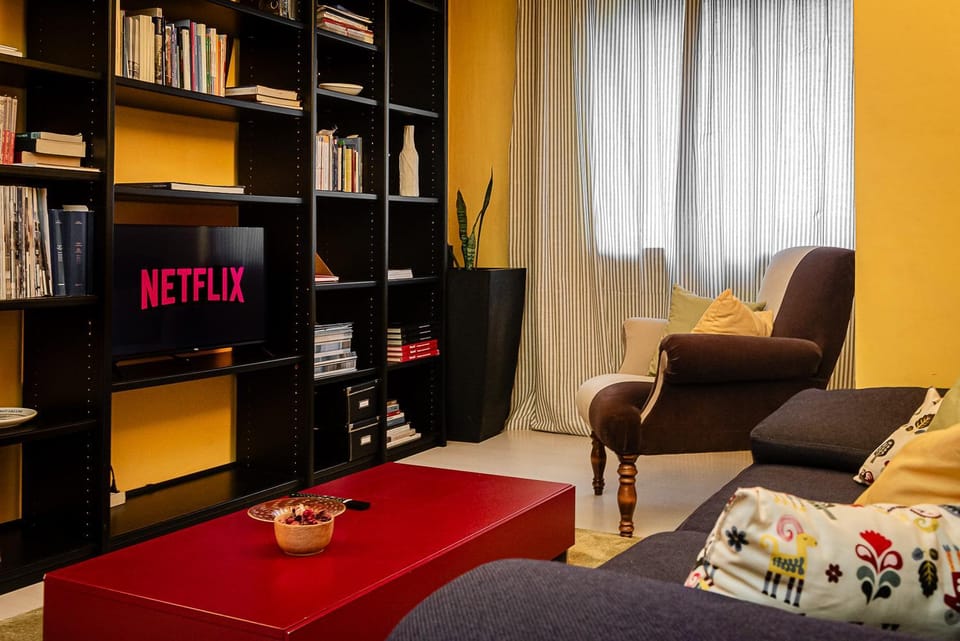 Communal lounge/ TV room