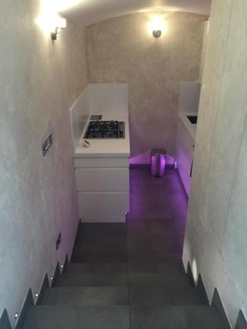 Kitchen or kitchenette, washing machine