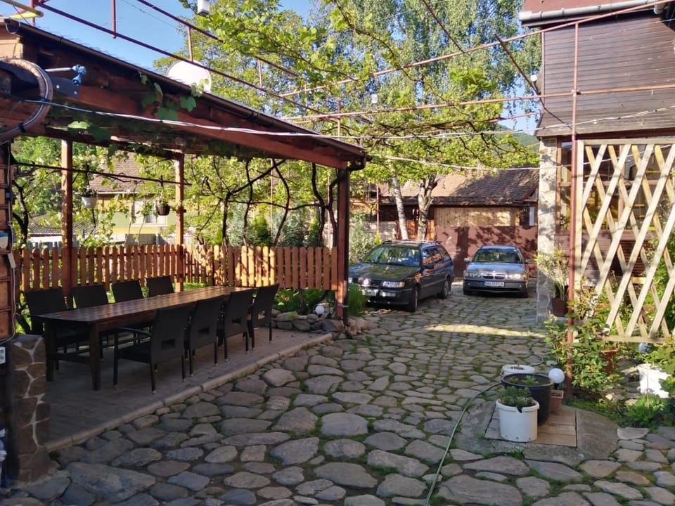 Pensiunea Sandra Bed and Breakfast in Romania