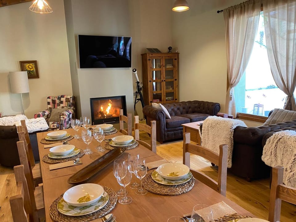 Communal lounge/ TV room, Living room, Dining area, flat iron