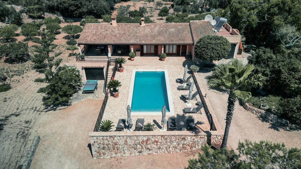 Property building, Balcony/Terrace, Swimming pool