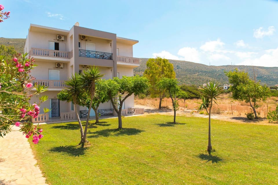 Property building, Natural landscape, Garden, Garden view, Mountain view, Sea view