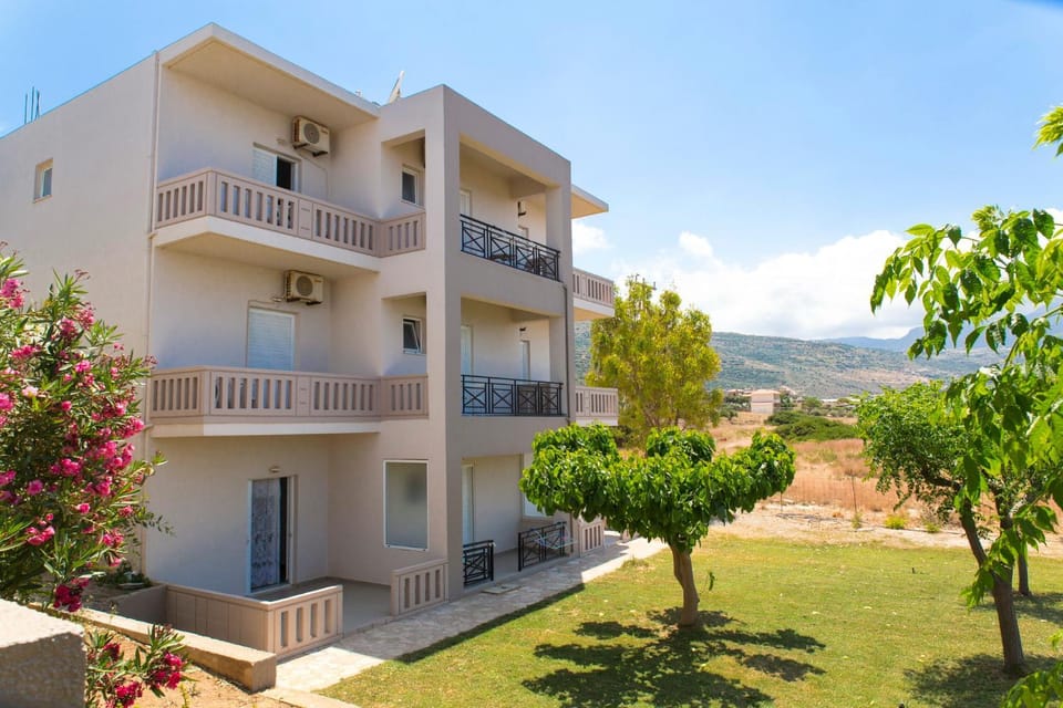 Property building, Garden, Balcony/Terrace, Garden view, Mountain view, Sea view