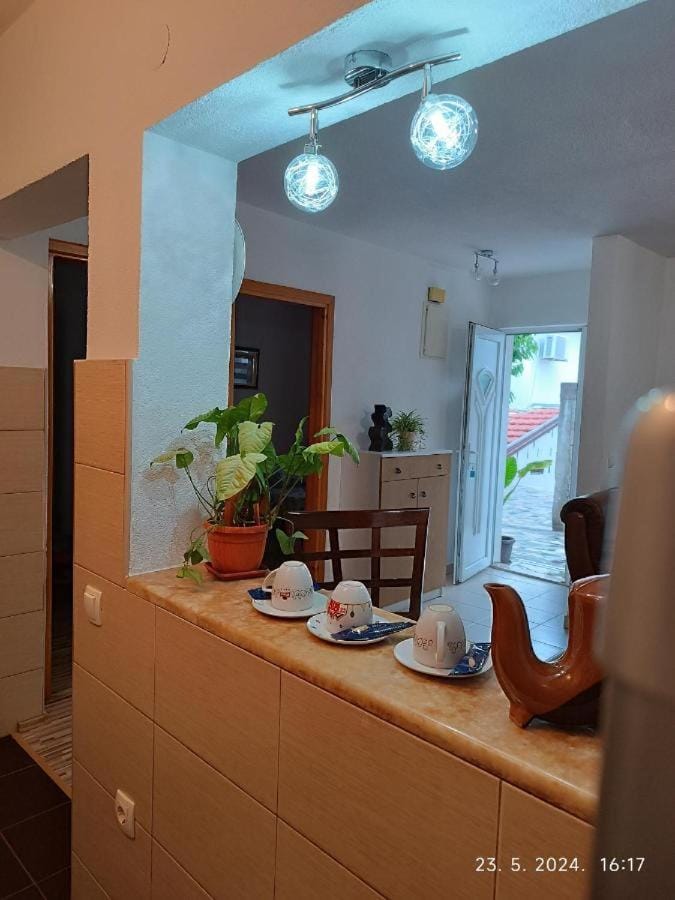 Coffee/tea facilities, Kitchen or kitchenette, Dining area