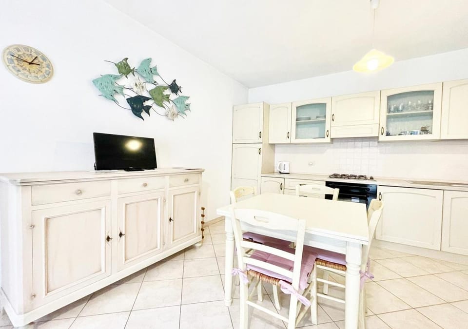 TV and multimedia, Kitchen or kitchenette, Dining area, pet friendly, stove