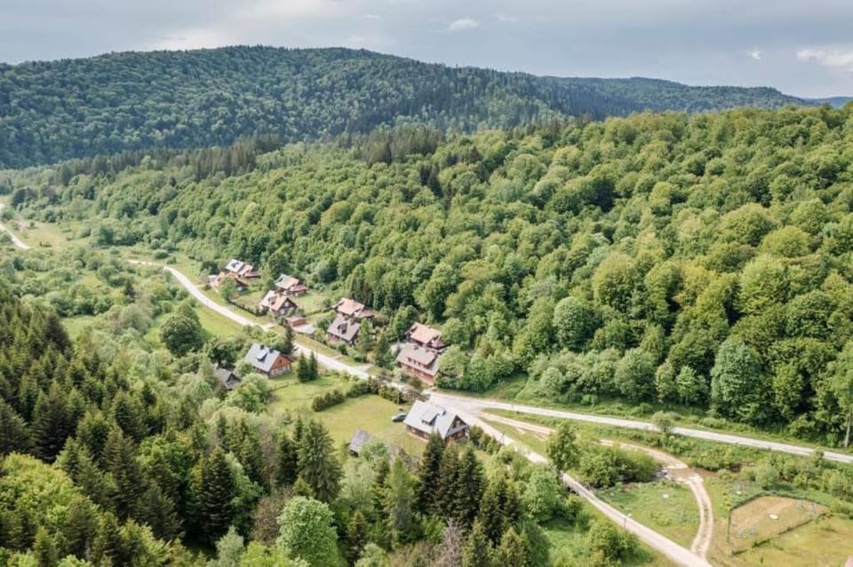 Off site, Bird's eye view, Location