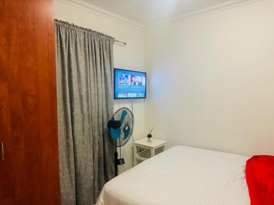 Delight double bedroom in Mowbray Bed and Breakfast in Cape Town