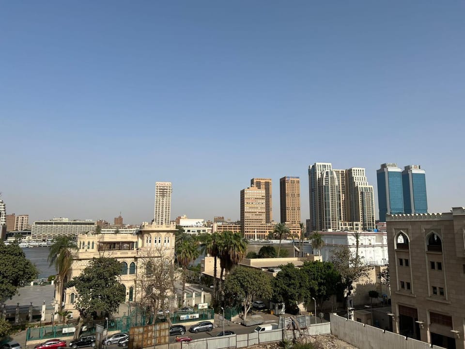 Property building, Day, Neighbourhood, City view, River view, Street view, Location