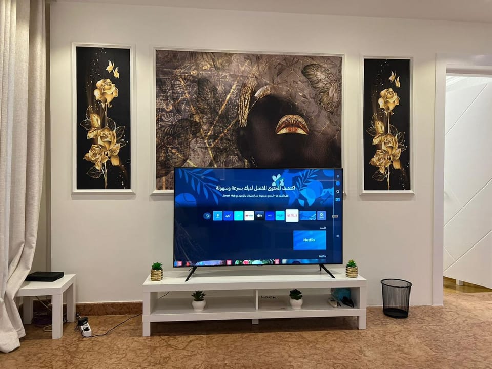 Communal lounge/ TV room, TV and multimedia, Evening entertainment