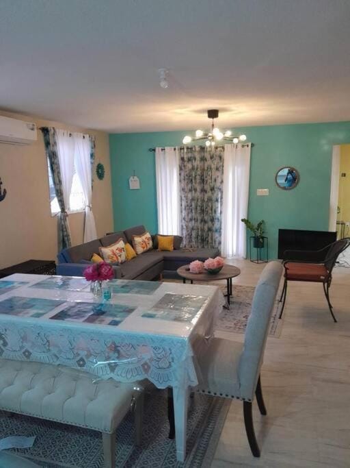 Lea view cottage Apartment in Saint James