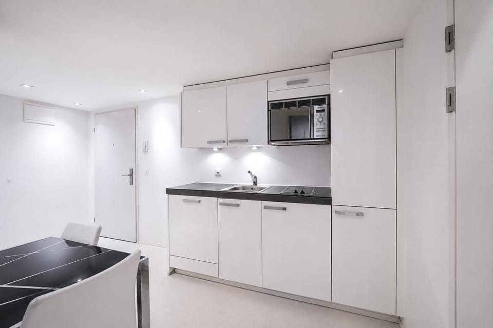 Seating area, Dining area, kitchen