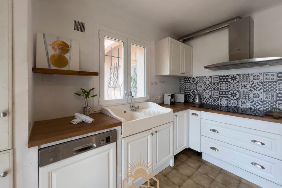 LES GUIOLS Villa AirCo for 8 By Sunset Villa in French Riviera