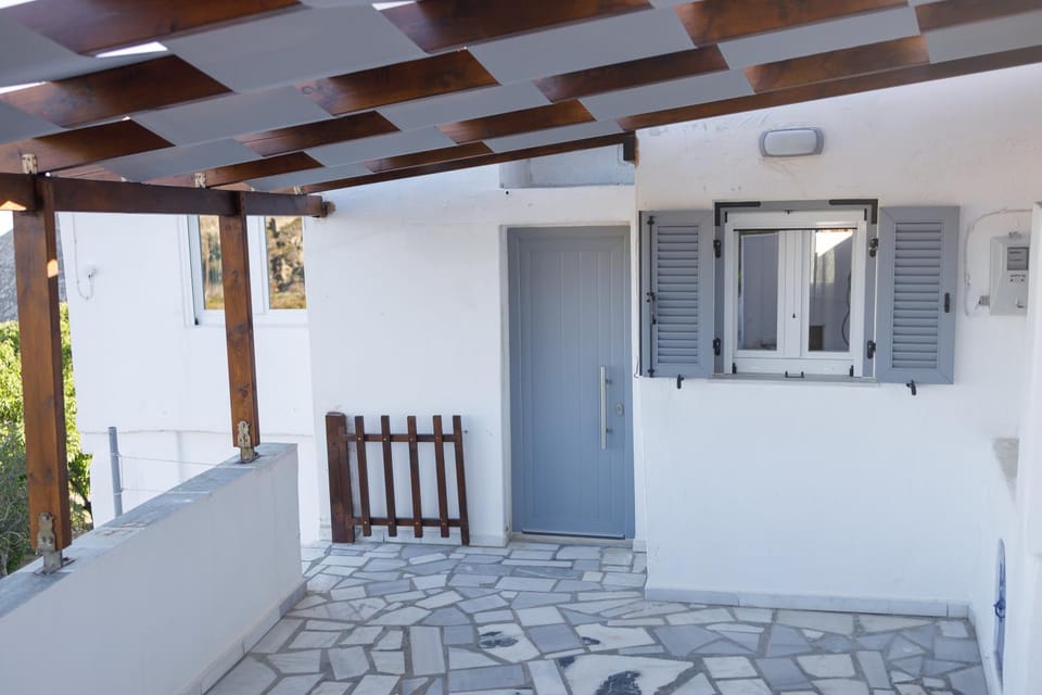 Facade/entrance, Day, Balcony/Terrace, Balcony/Terrace