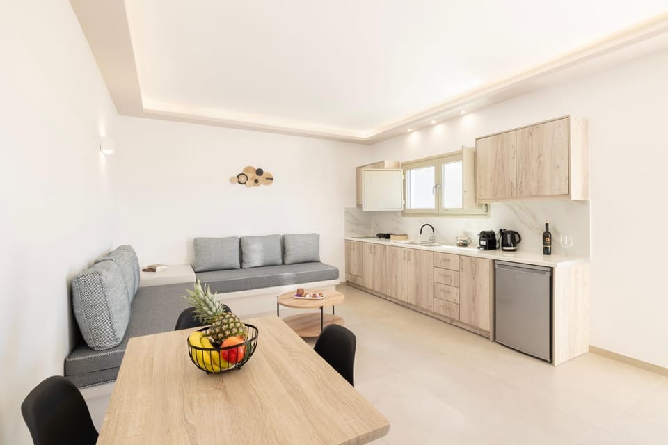 Kitchen or kitchenette, Living room, Dining area, stove