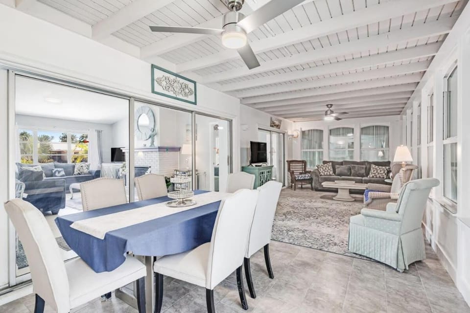Gorgeous Pool Home in Lake Murex Sanibel House in Sanibel Island
