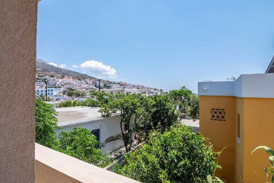 Traditional top floor 90 meters from the beach Apartment in Decentralized Administration of the Aegean