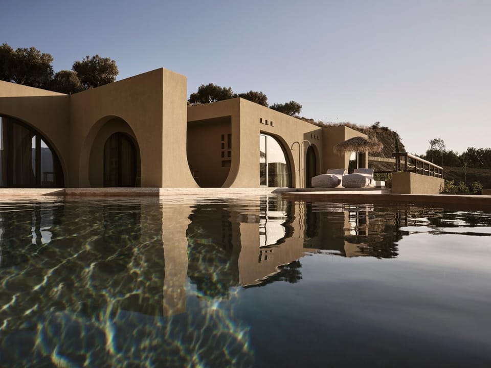 Swimming pool, sunbed