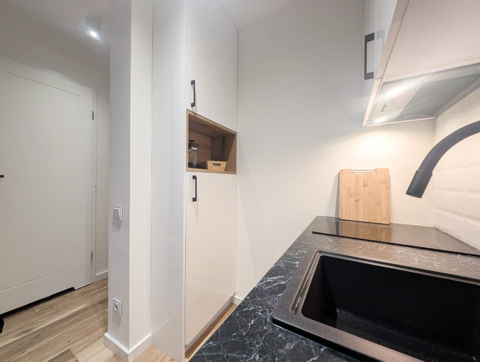 Kitchen or kitchenette, microwave, oven, stove, stove, kitchen, kitchen
