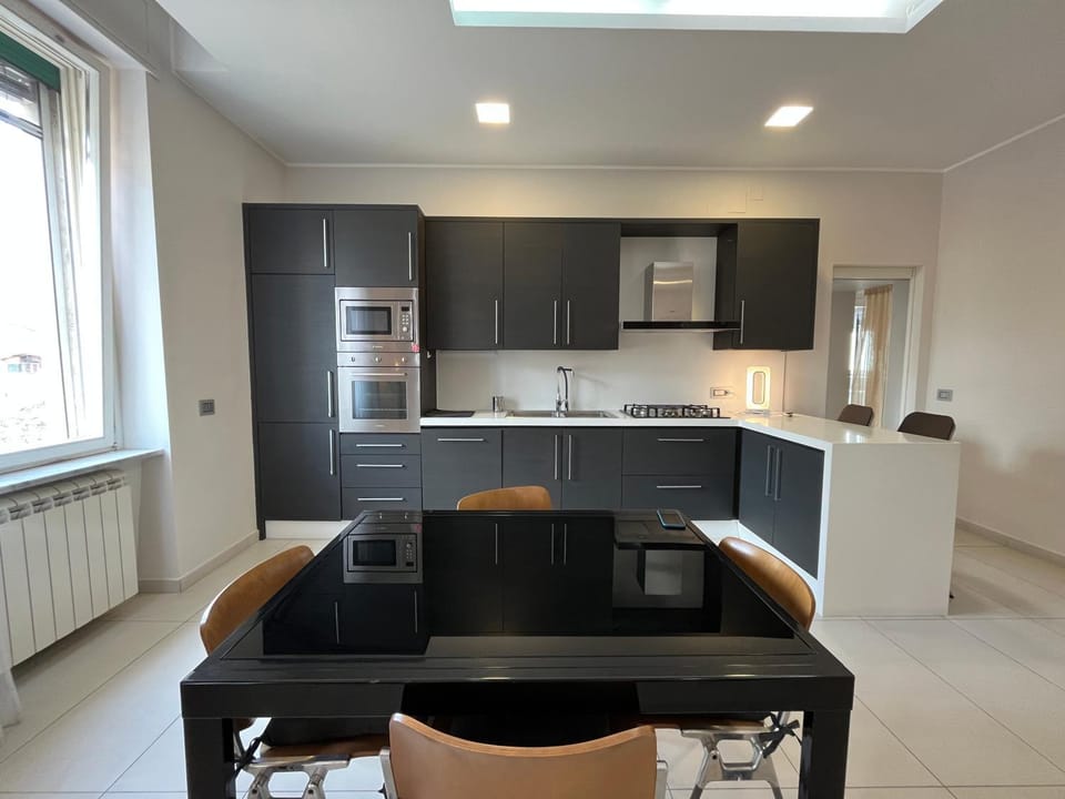 Kitchen or kitchenette, Dining area, Communal kitchen, Breakfast, minibar, pet friendly, stove