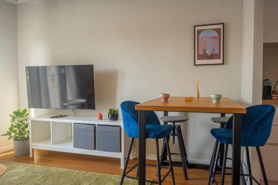 TV and multimedia, Dining area