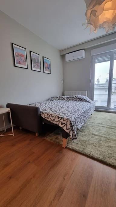 Living room, Seating area, air conditioner