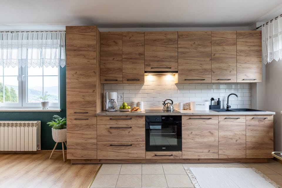 Coffee/tea facilities, Kitchen or kitchenette, minibar, stove