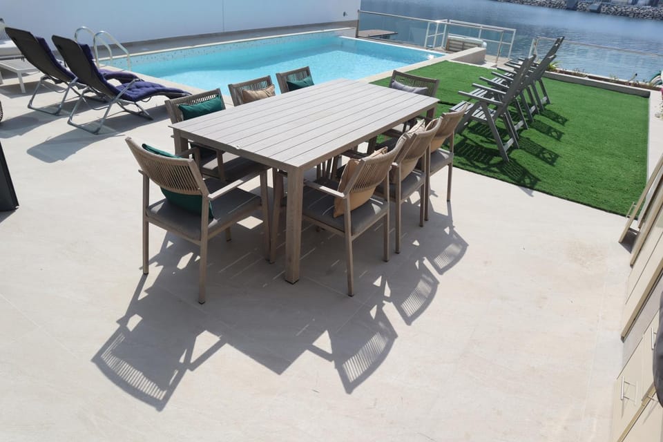 Patio, Day, Natural landscape, View (from property/room), Balcony/Terrace, Dining area, Pool view, Swimming pool, sunbed