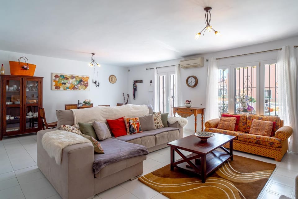 Communal lounge/ TV room, Living room