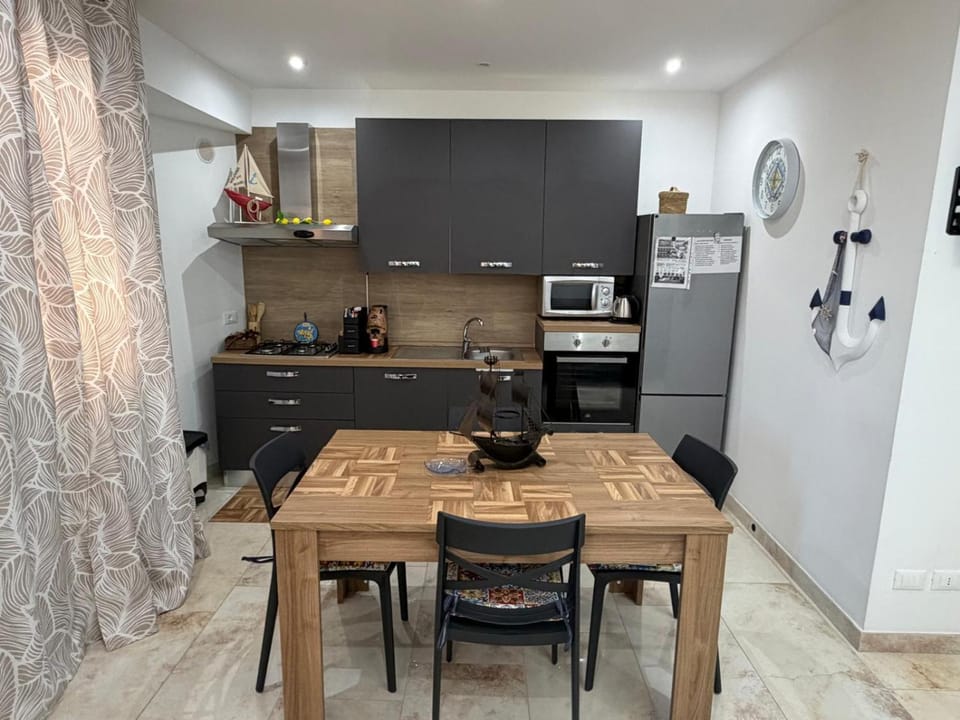 Kitchen or kitchenette, Dining area, dishwasher, oven, stove, toaster