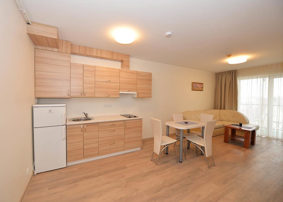 Kitchen or kitchenette, Living room, Dining area