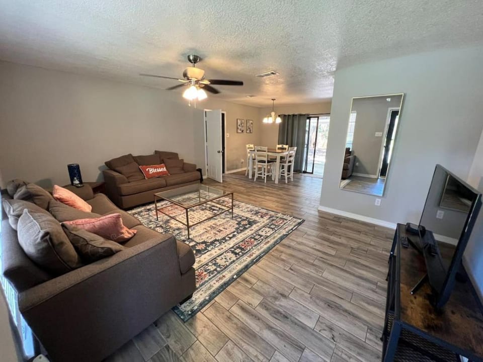 Cozy Ocean Springs Get-away House in Harrison County