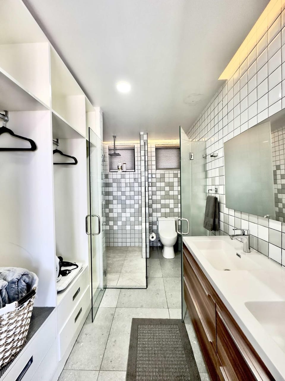 Shower, Bathroom, towels