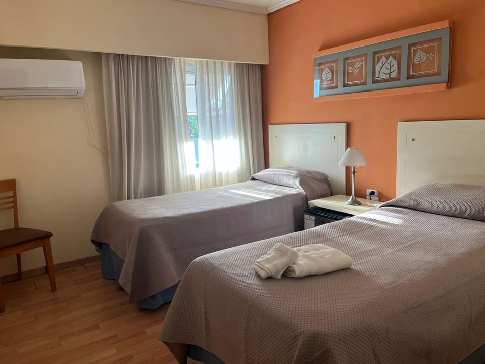 Bed, Bathroom, Photo of the whole room, Bedroom, heating, minibar, pet friendly, towels, air conditioner