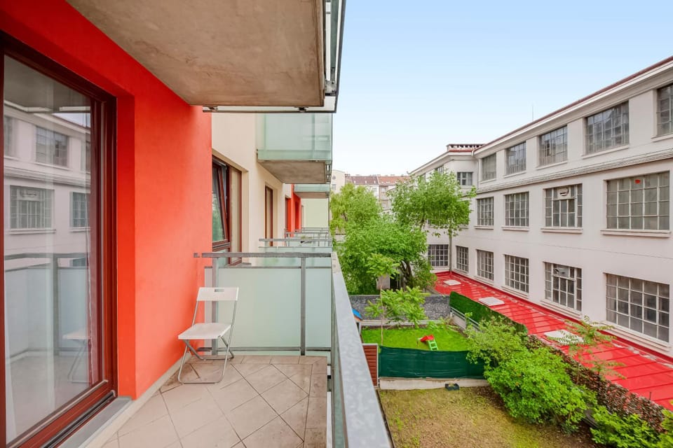 Property building, Balcony/Terrace, Balcony/Terrace