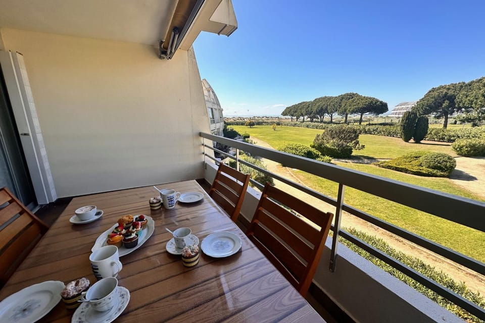 Patio, Day, Natural landscape, View (from property/room), Balcony/Terrace, Dining area