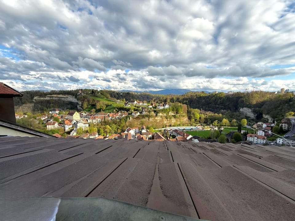 Property building, Neighbourhood, Natural landscape, Mountain view