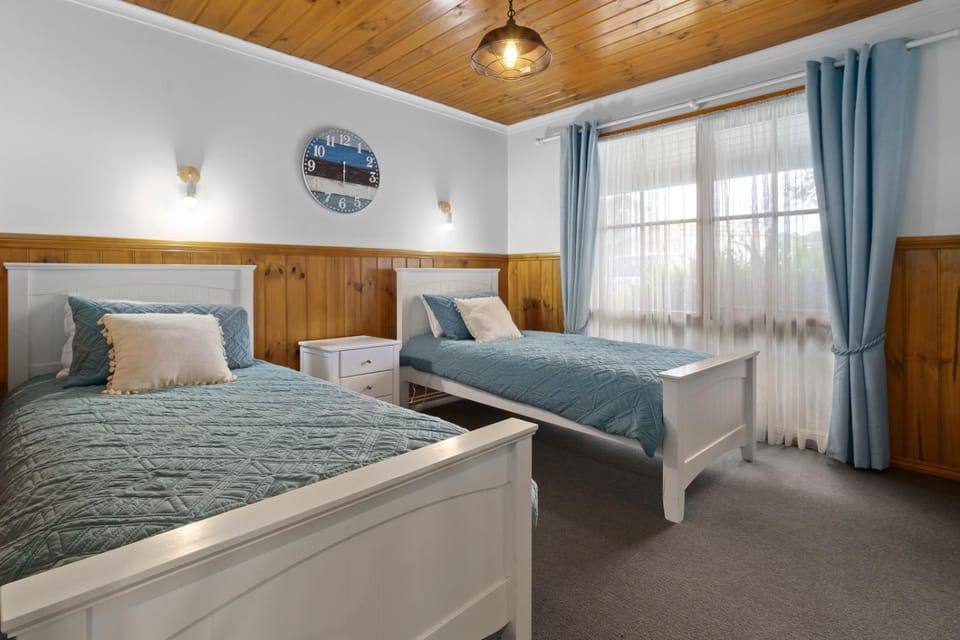 Apollo Bay Cottages- Wild Dog House in Apollo Bay