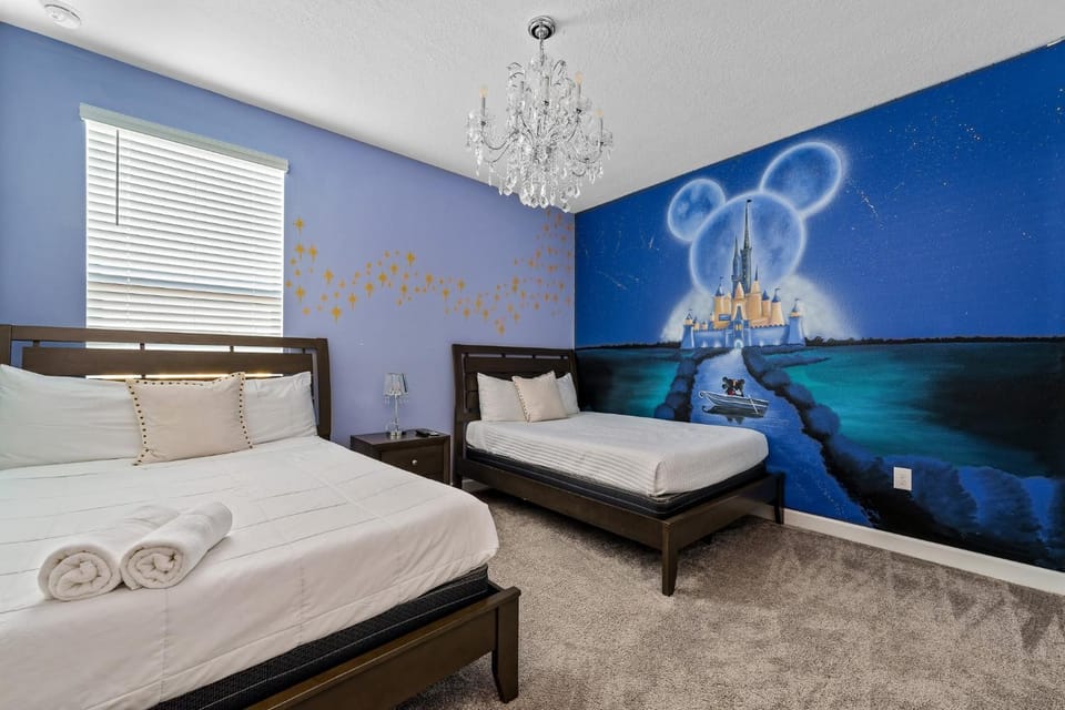 Themed house w Disney rooms private pool & spa House in Four Corners