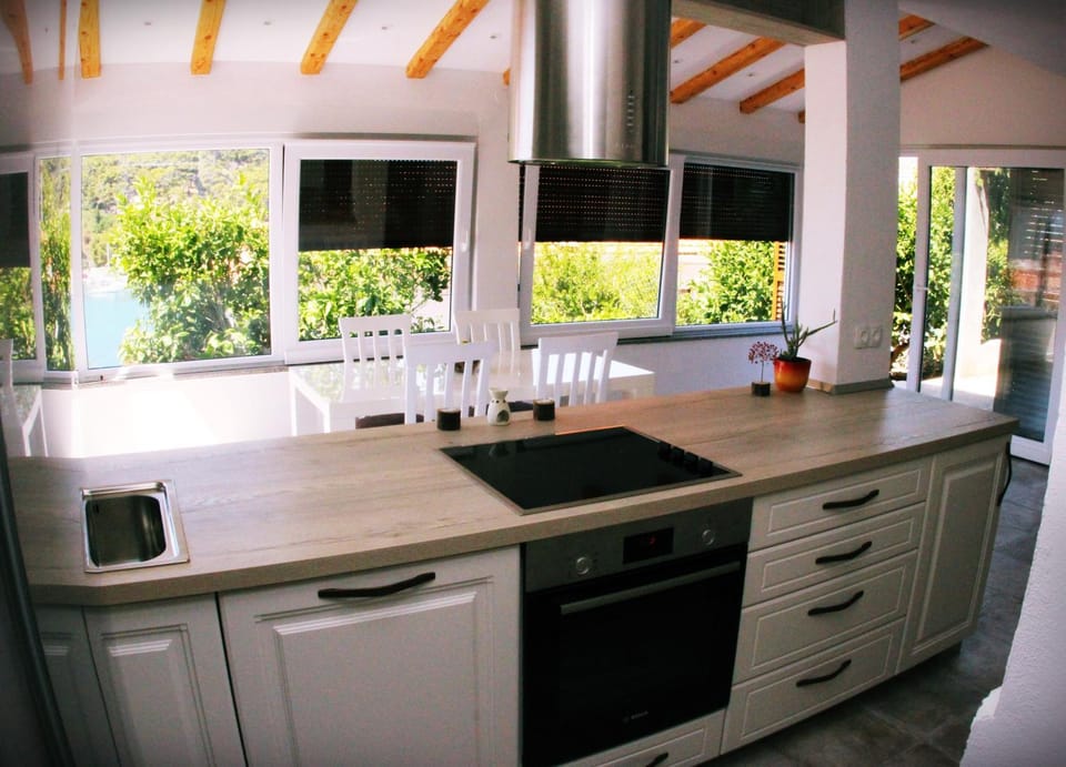 Bile Stine Jelsa Apartment in Dubrovnik-Neretva County