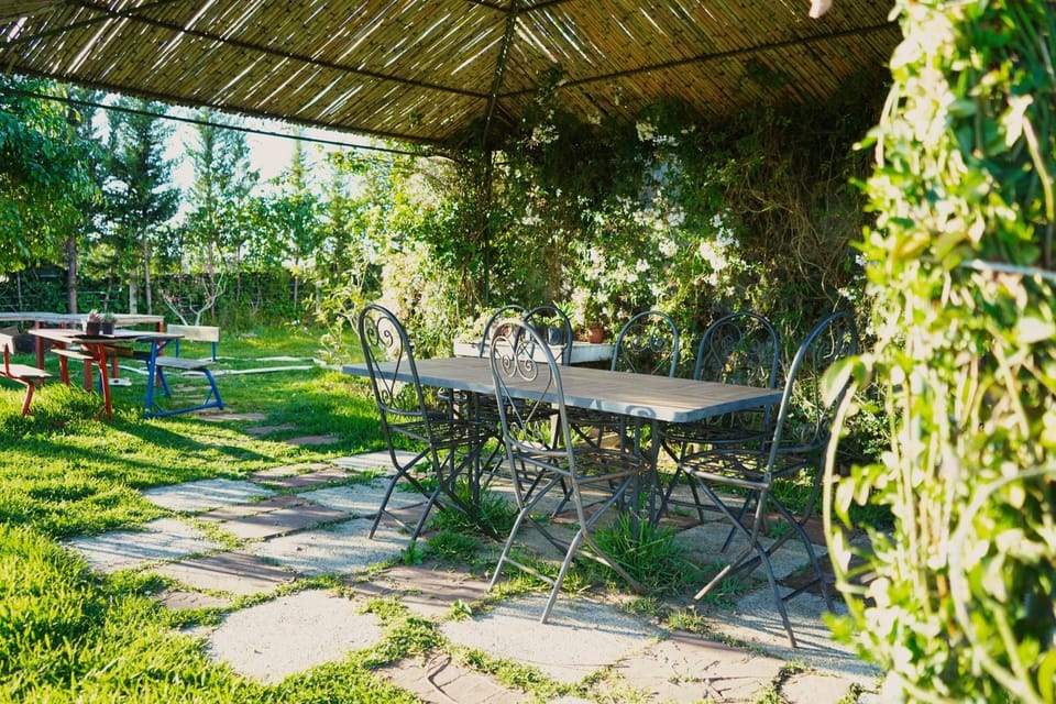 Garden, Dining area