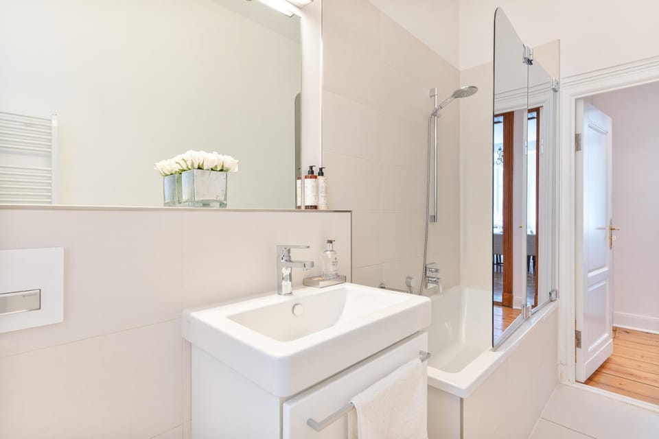 Shower, Bathroom, Bath, towels