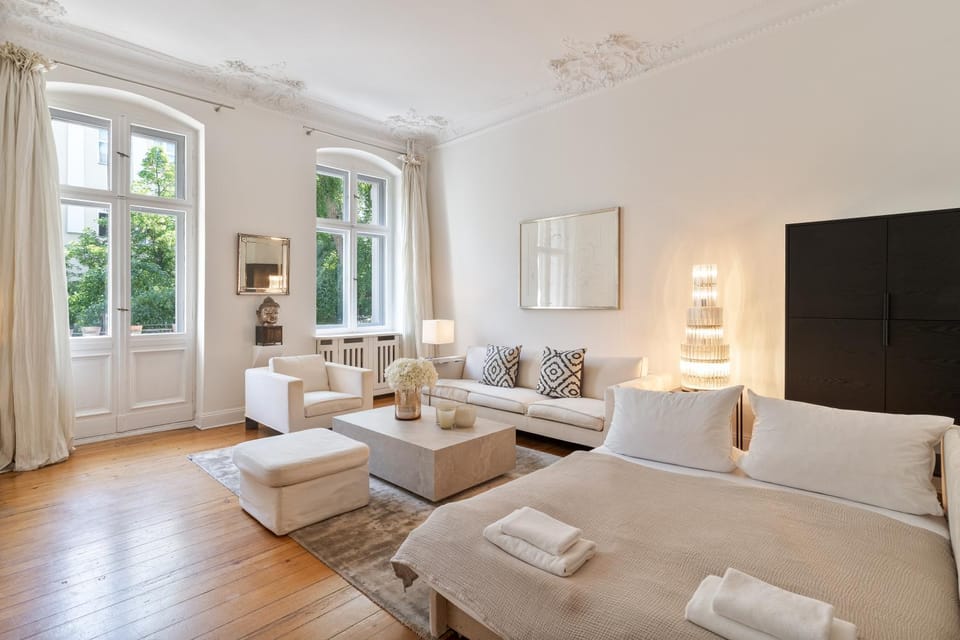 Bed, Living room, Photo of the whole room