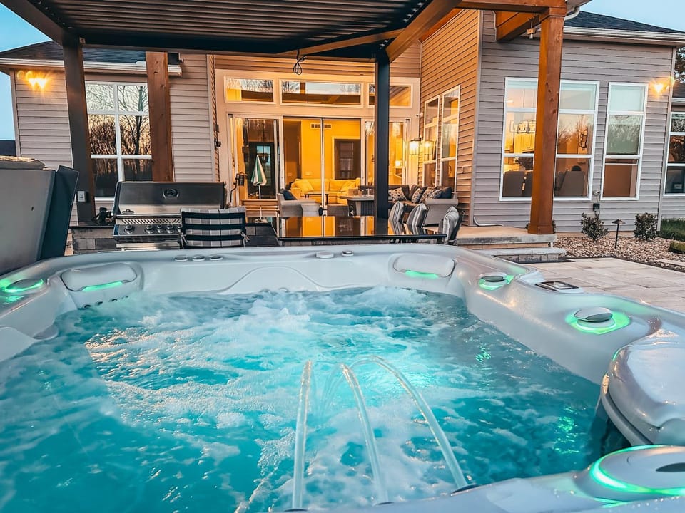Patio, BBQ facilities, Hot Tub, Balcony/Terrace, sunbed