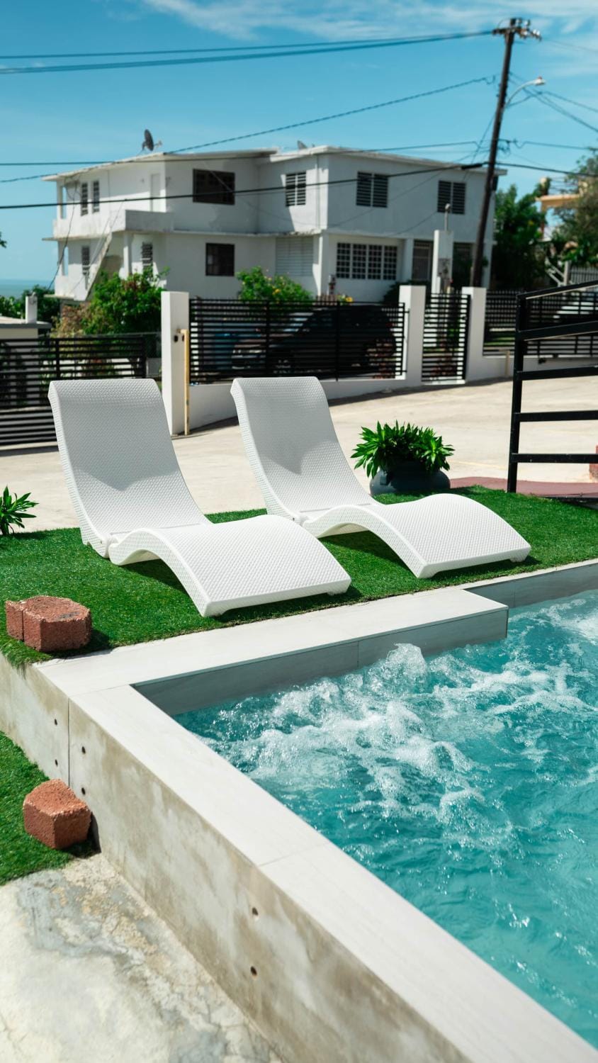 Swimming pool, sunbed